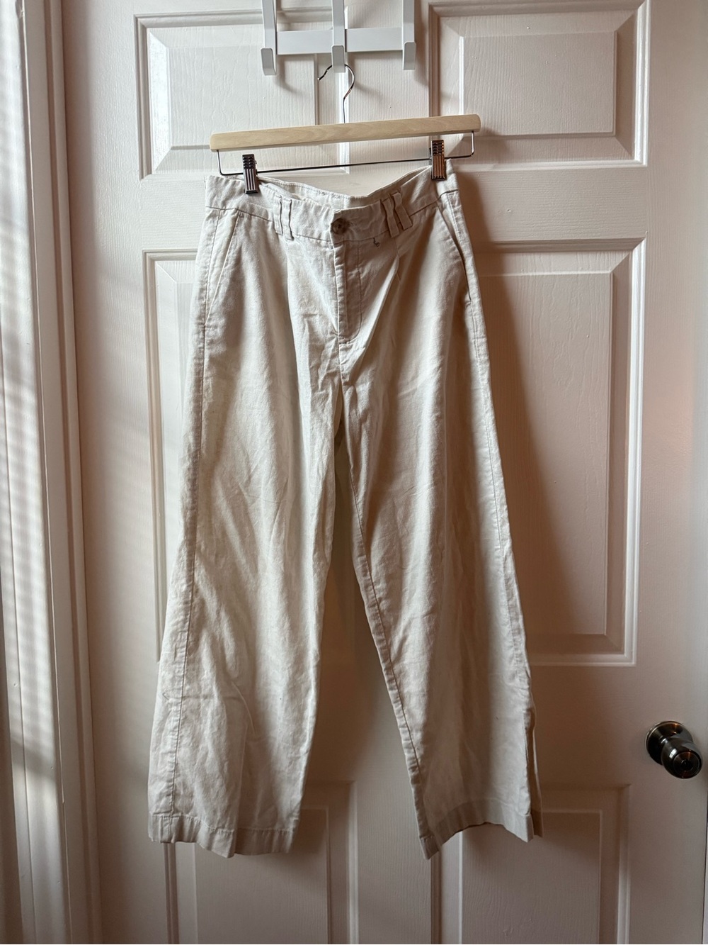 American Eagle Women’s Cream Casual Lightweight Pants in Size Small